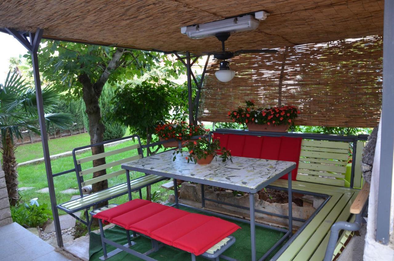 Near The Beach Pula Exterior photo